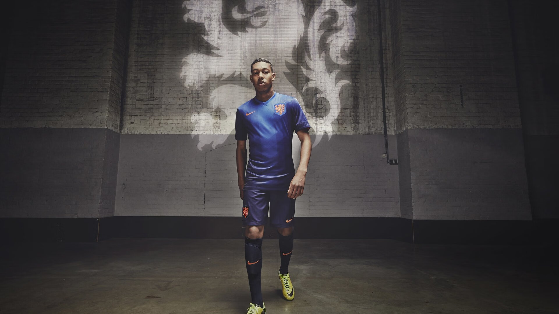 赛场上最具争议的判罚回顾，赛场上裁判错了怎么办